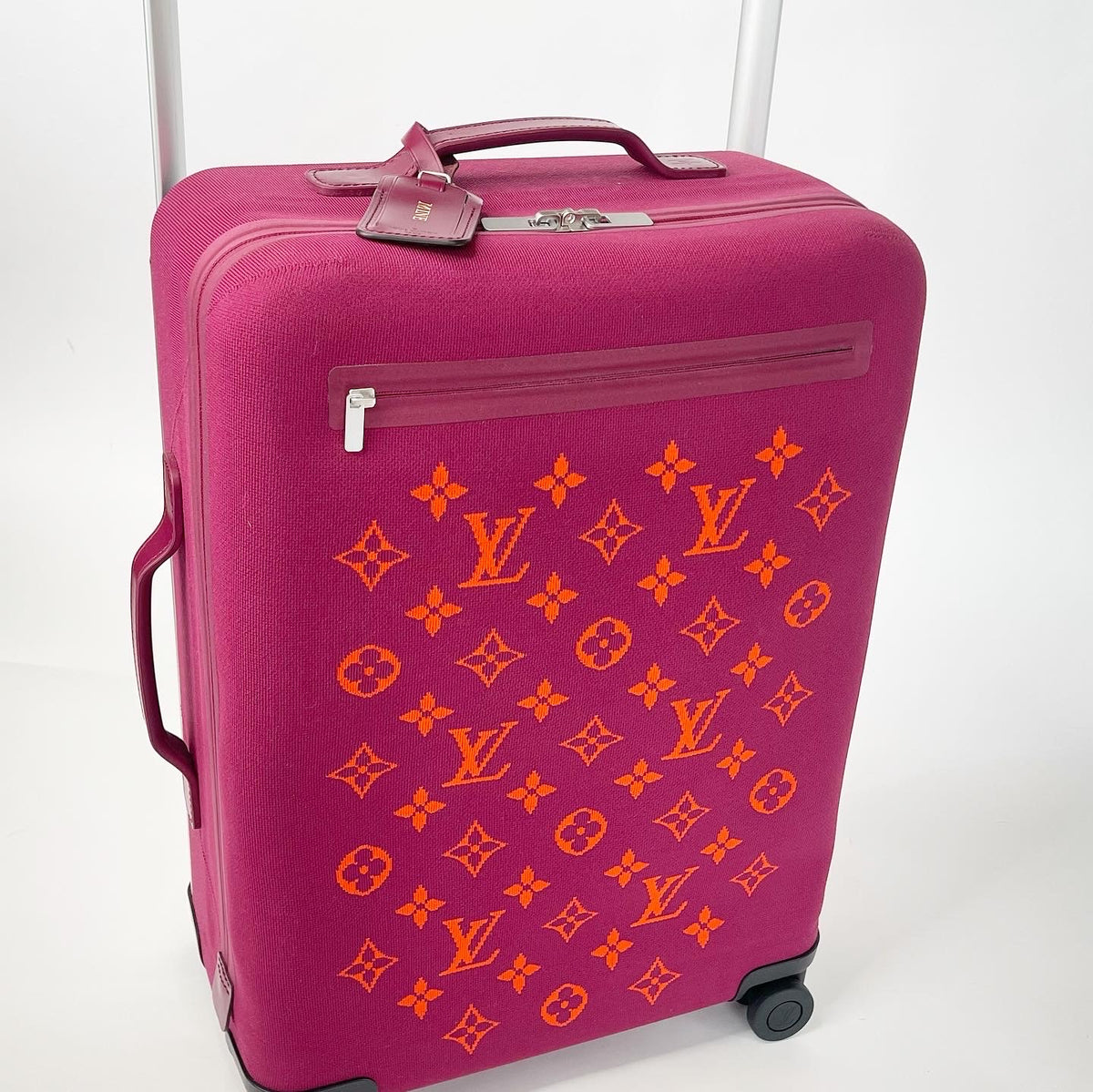 Louis Vuitton ピンク ケース LOUIS VUITTON HORIZON 55 FUCHSIA MONOGRAM SOFT TRUNK LUGGAGE