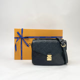 LOUIS VUITTON POCHETTE METIS BLK MONO EMPREINTE LEA