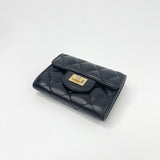 CHANEL 2.55 REISSUE BLK LEA W GHW FLAP CARD CASE/ WALLET