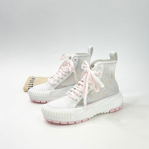 LOUIS VUITTON SQUAD PEARL PINK IRRIDESCENT MONO SNEAKERS sz. 38