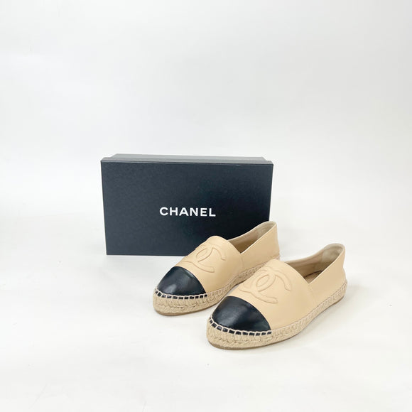 CHANEL BEIGE/ BLK LEA ESPADRILLES sz 39
