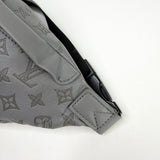 LOUIS VUITTON DISCOVERY BUMBAG IN MONO SHADOW GREY LEA