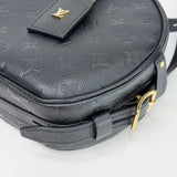 LOUIS VUITTON BOITE CHAPEAU SOUPLE MM BLK EMPREINTE LEA CROSSBODY
