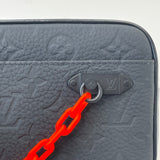 LOUIS VUITTON VOLGA POCHETTE/ BELTBAG IN BLK TAURILLON LEA