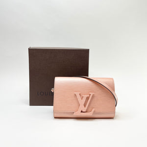 LOUIS VUITTON LOUISE PM PEARL PINK EPI CLUTCH/CROSSBODY