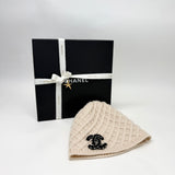 CHANEL BEIGE KNITED CASHMERE BEANIE