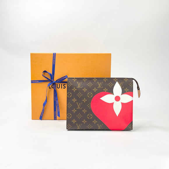 LOUIS VUITTON LIMITED EDITION GAME ON TOILETRY 26 + BONUS INSERT & CROSSBODY CHAIN