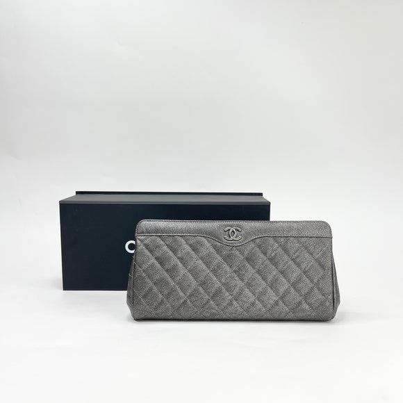 PRE LOVED CHANEL METALLIC PEWTER LEA & SHW FRAME CLUTCH