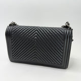 CHANEL LARGE BLK CHEVRON LMSKN LEATHER W RUTHENIUM HW BOY