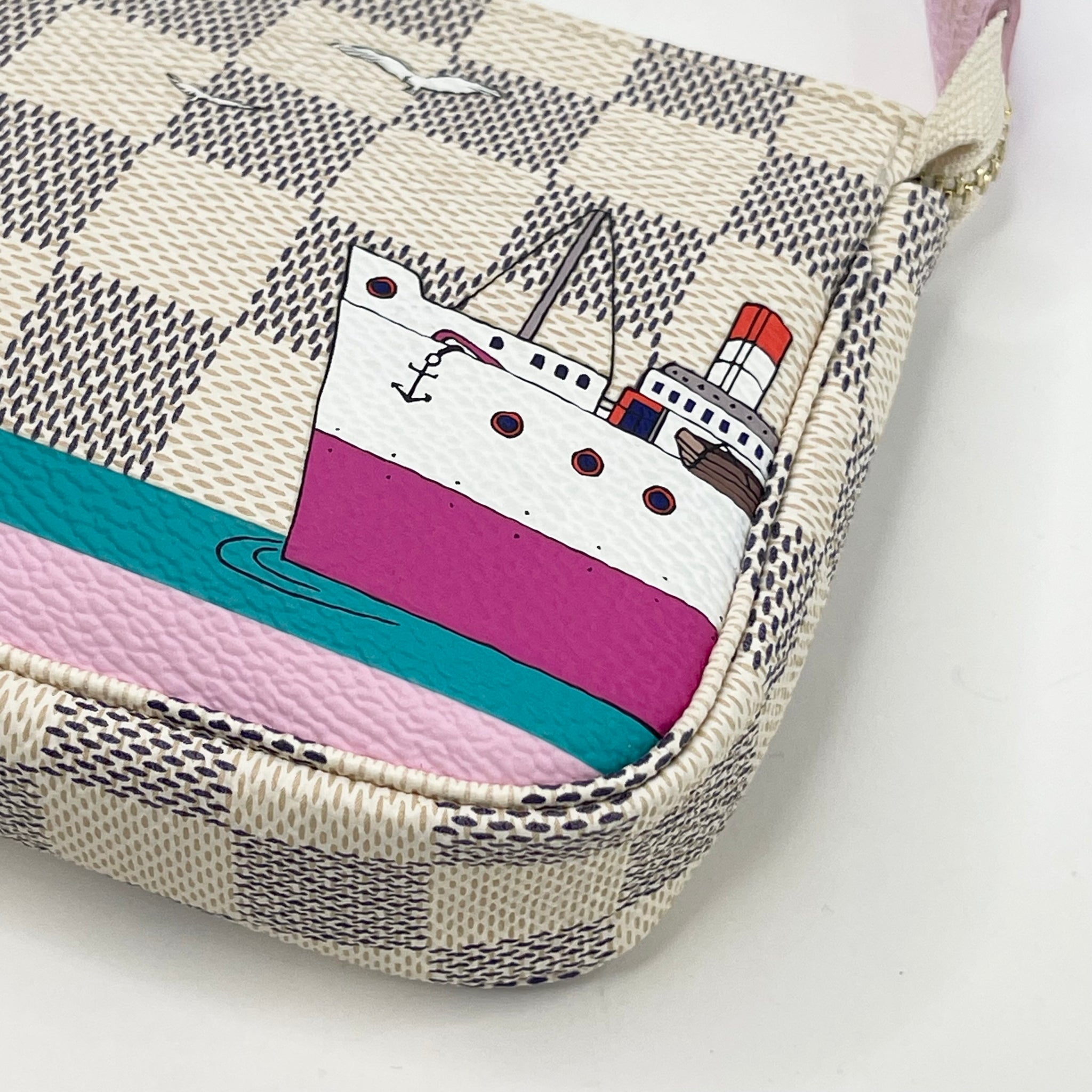 LOUIS VUITTON LIMITED EDITION DAMIER AZUR ILLUSTRE CRUISE MINI POCHETT –  BLuxe Boutique