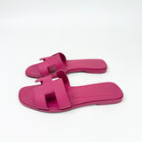 HERMES ORAN ROSE BOUGAINVILLIER ( FUSHCIA ) EPSOM CALF LEA SANDALS sz 34.5