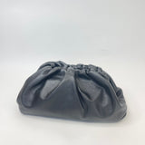 BOTTEGA VENETA THE POUCH IN BLK LMSKN LEA