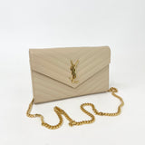 SAINT LAURENT CASSANDRE CHAIN WALLET/ CROSSBODY IN BEIGE GRAIN DE POUDRE LEA & GHW