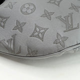 LOUIS VUITTON DISCOVERY BUMBAG IN MONO SHADOW GREY LEA