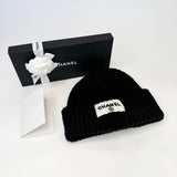 CHANEL BLK CASHMERE BEANIE W SEQUIN LOGO