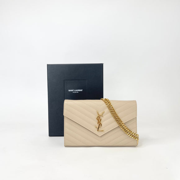 SAINT LAURENT CASSANDRE CHAIN WALLET/ CROSSBODY IN BEIGE GRAIN DE POUDRE LEA & GHW