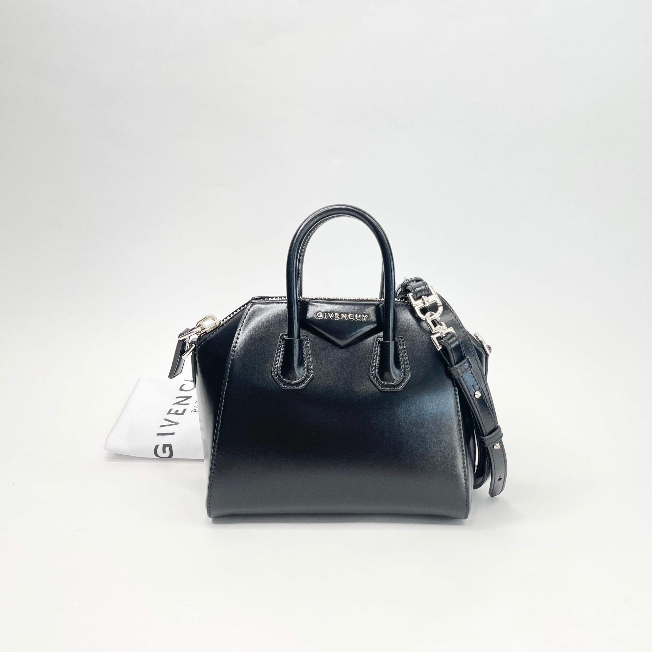 【関税&送料込み】Givenchy Antigona Mini Bags GIVENCHY MINI ANTIGONA IN BLK SMOOTH LEATHER – BLuxe Boutique