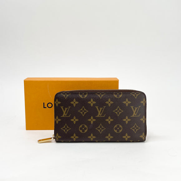 LOUIS VUITTON MONOGRAM ZIPPY ORGANIZER WALLET