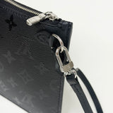 LIMITER EDITION LOUIS VUITTON x URS FISCHER BLK CANVAS ZIP POCHETTE/WRISTLET