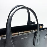 BURBERRY MEDIUM BANNER TOTE IN BLK PEBBLED LEA