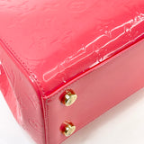 LOUIS VUITTON BREA MM IN CORAL VERNIS PAT LEA & GHW