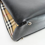 BURBERRY MEDIUM BANNER TOTE IN BLK PEBBLED LEA