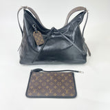 LOUIS VUITTON CARRYALL VIBE MM IN BLK LMSKIN LEA & SHW + POUCH