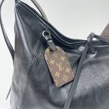 LOUIS VUITTON CARRYALL VIBE MM IN BLK LMSKIN LEA & SHW + POUCH