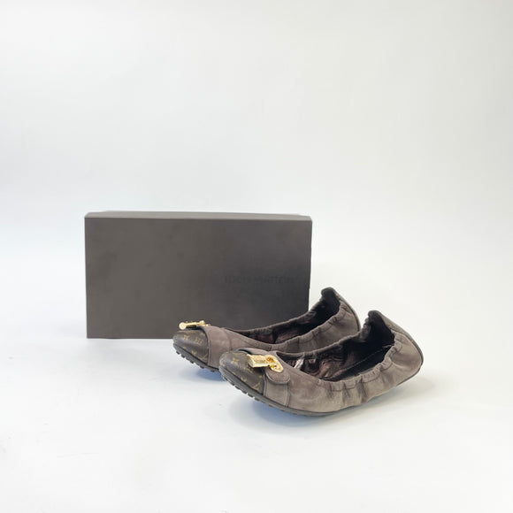 LOUIS VUITTON LUCKY LOCK BRN IRRIDESCENT LEA BALLERINA FLATS sz 37.5
