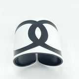 CHANEL CC BLK & WHT PLASTIC CUFF BRACELET