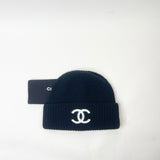 CHANEL BLK / WHT WOOL & CASHMERE BEANIE HAT