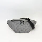 LOUIS VUITTON DISCOVERY BUMBAG IN MONO SHADOW GREY LEA