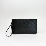 LIMITER EDITION LOUIS VUITTON x URS FISCHER BLK CANVAS ZIP POCHETTE/WRISTLET