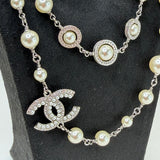 CHANEL FAUX PEARL & CRYSTAL NECKLACE IN SILVER TONE