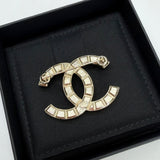 CHANEL GEOMETRIC LT GOLD STRASS BROOCH