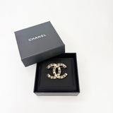 CHANEL GEOMETRIC LT GOLD STRASS BROOCH