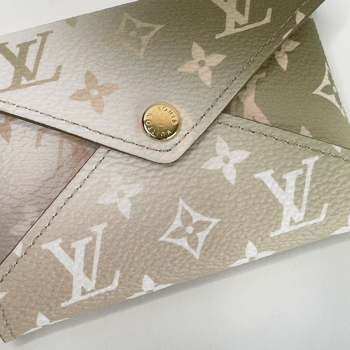 LOUIS VUITTON SPRING 2022 SPECIAL EDITION SUNSET KHAKI KIRIGAMI POUCH –  BLuxe Boutique