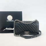 CHANEL MEDIUM BOY BAG IN BLK QUILTED LAMBSKIN LEATHER & RHW + BONUS ORGANIZER